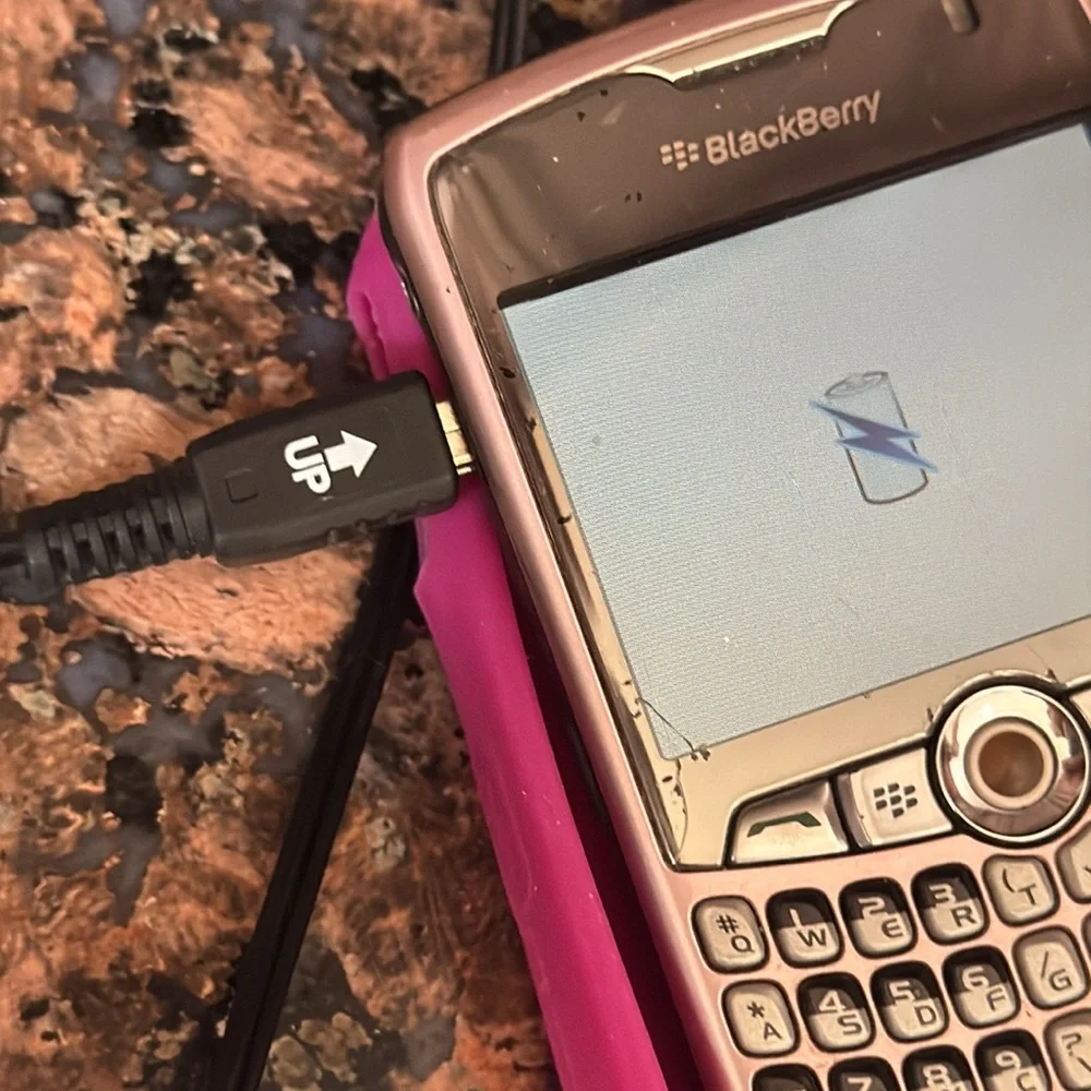 BlackBerry Cell Phone Power Adapter plug charger - Picture 3 of 3